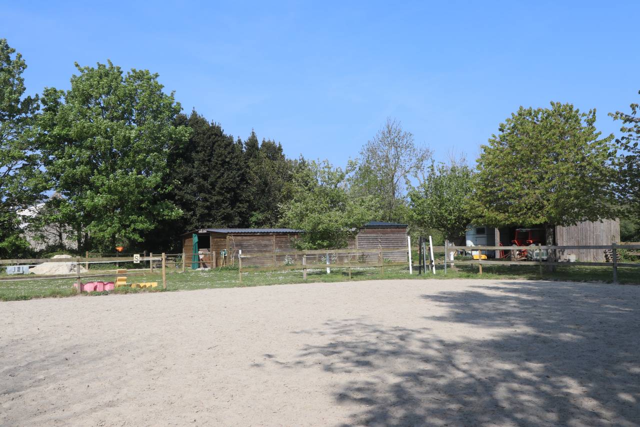 Luxurious equestrian property  Manche