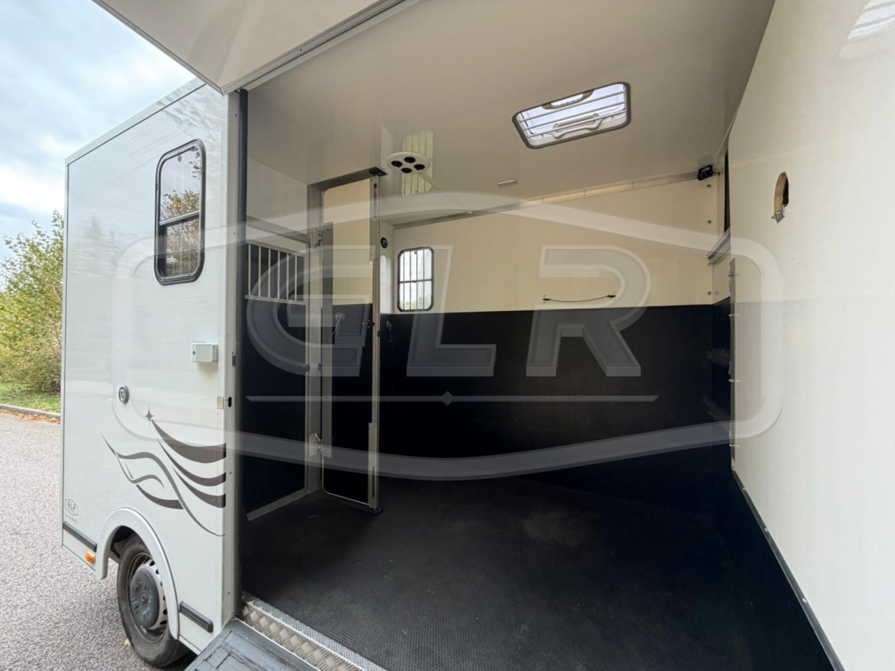 Horsebox HGV Les Vans ACR Renault Master 2023 Used