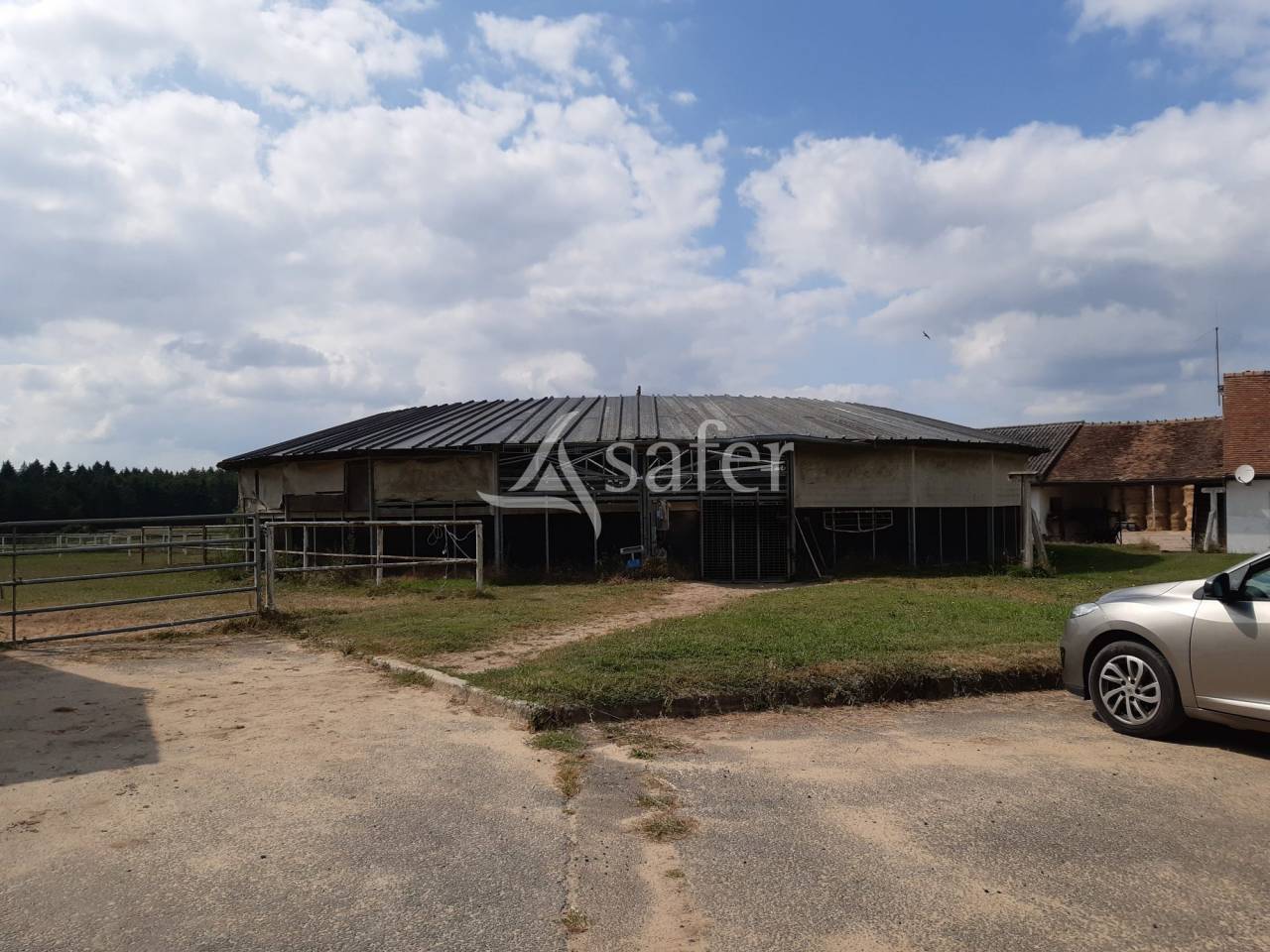 Equestrian property  Sarthe