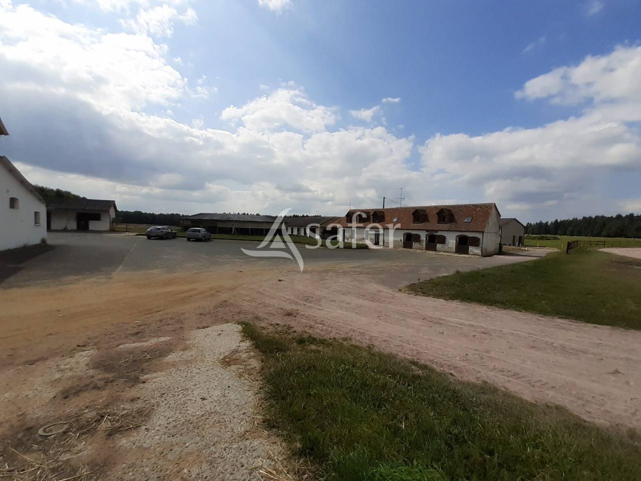 Equestrian property  Sarthe