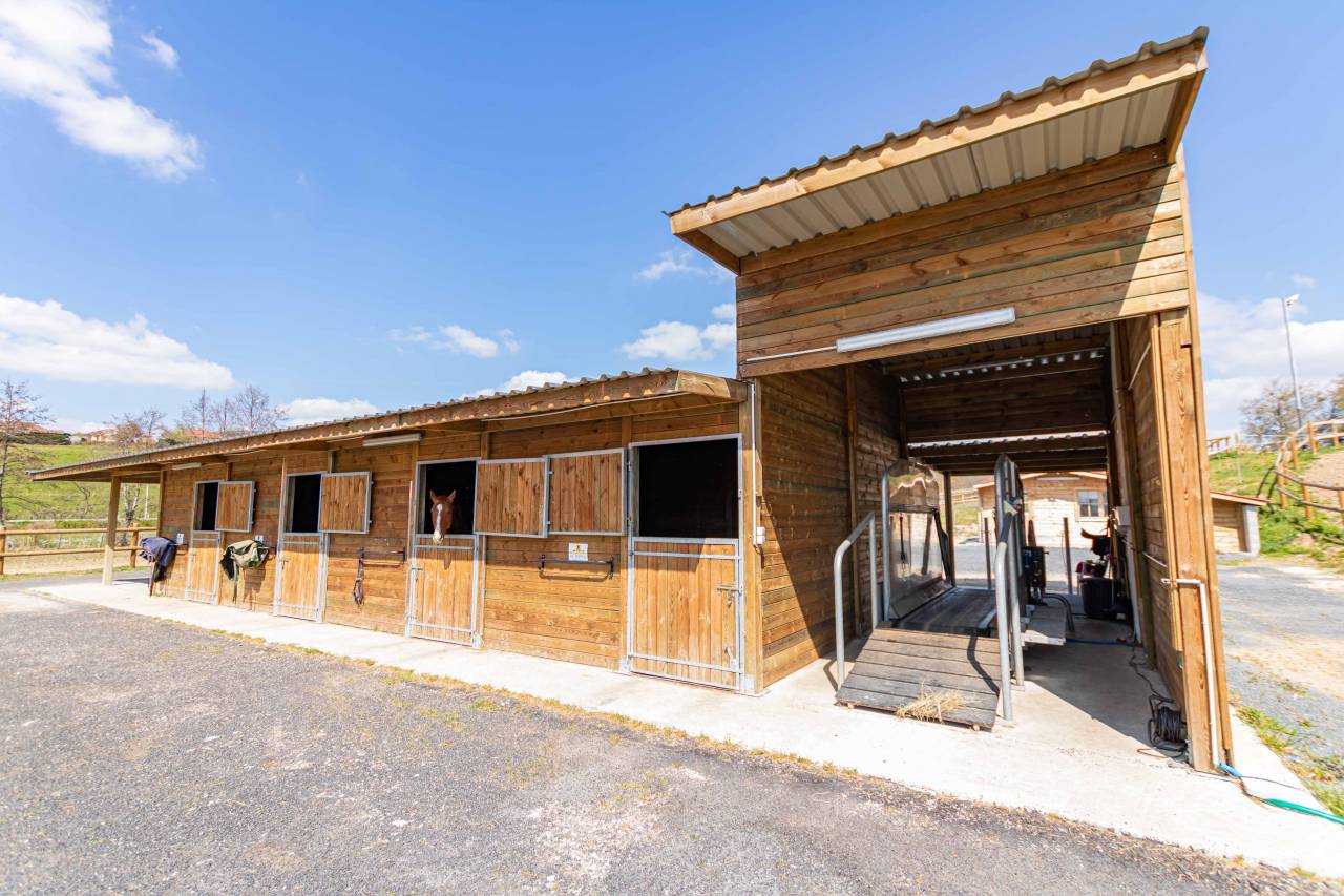 Livery yard  Isère