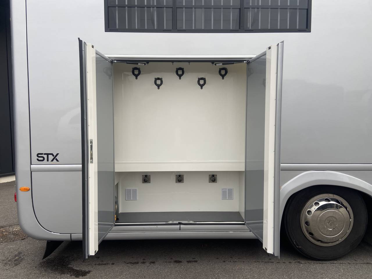 Horsebox NON-HGV AKX  2024 Used