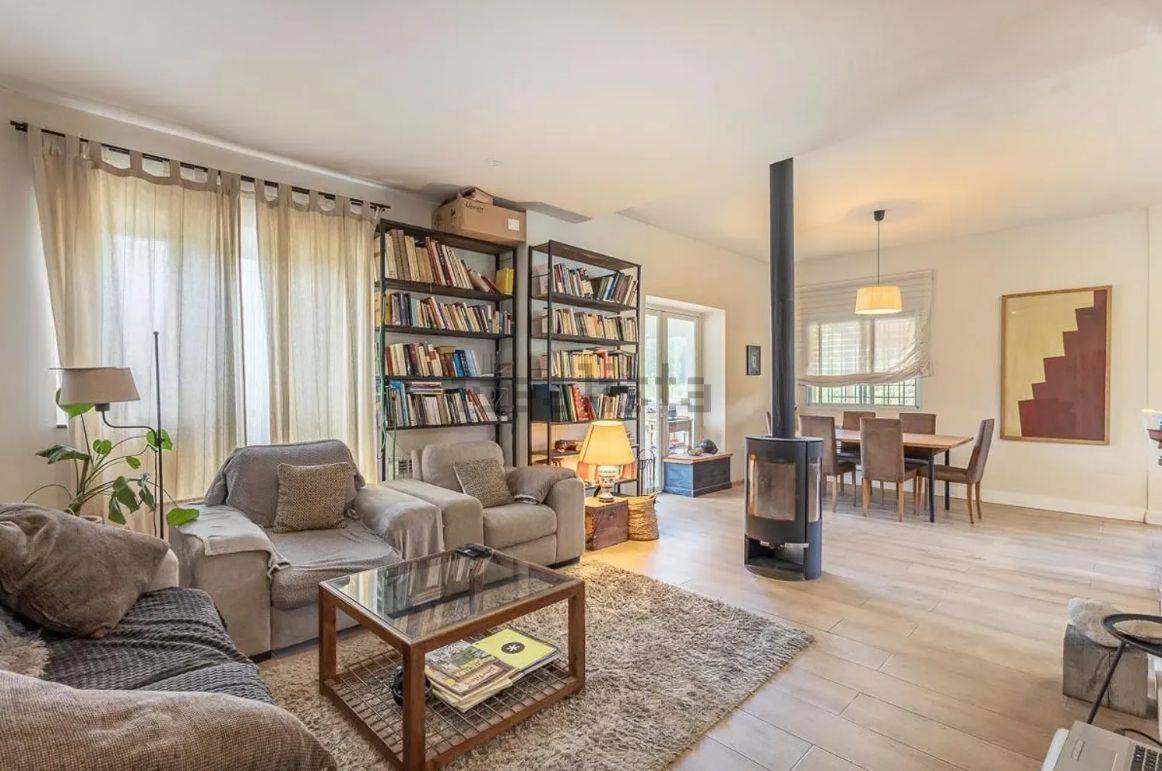 Land with House and Stables in Spain