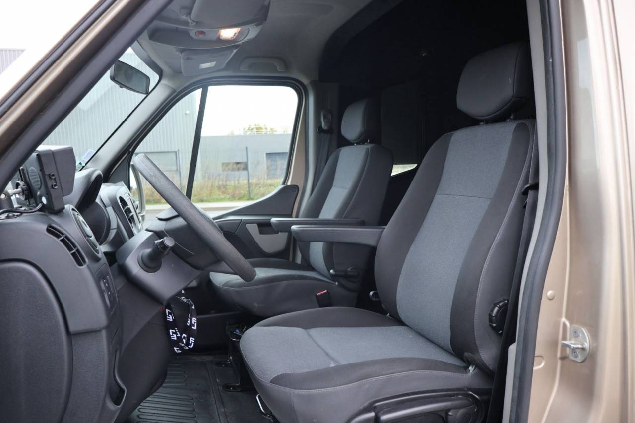 Horsebox HGV Theault MASTER PROTEO SWITCH 2019 Used