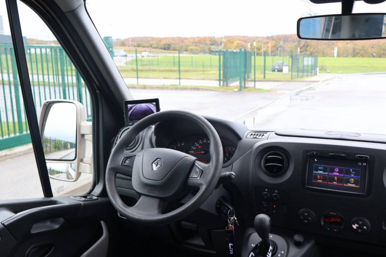 Horsebox HGV Theault MASTER PROTEO SWITCH 2019 Used