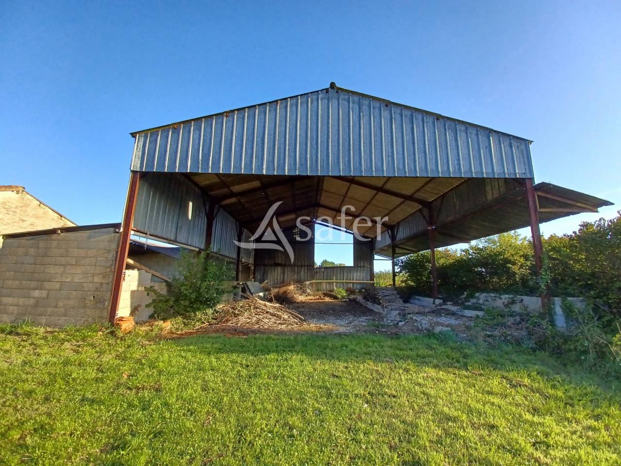 Other country property  Charente