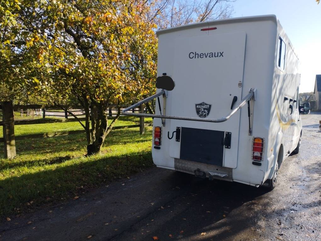 Horsebox HGV Renault MASTER 150 2014 Used