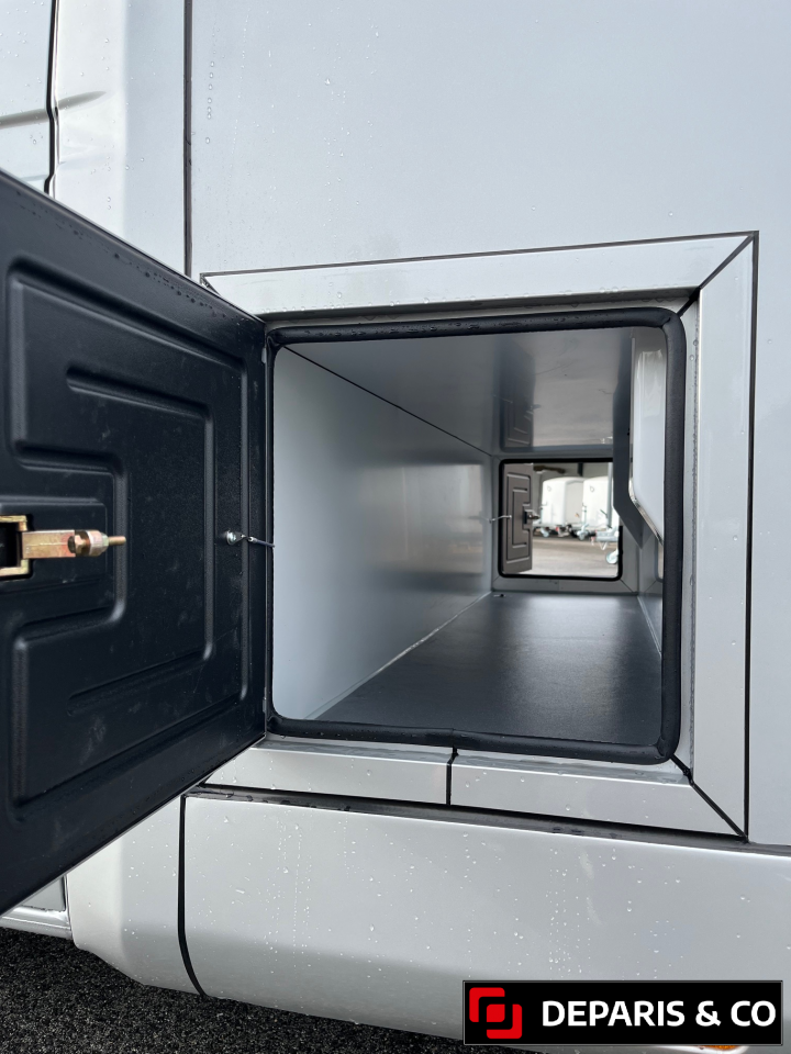 Horsebox HGV AKX  2025 New