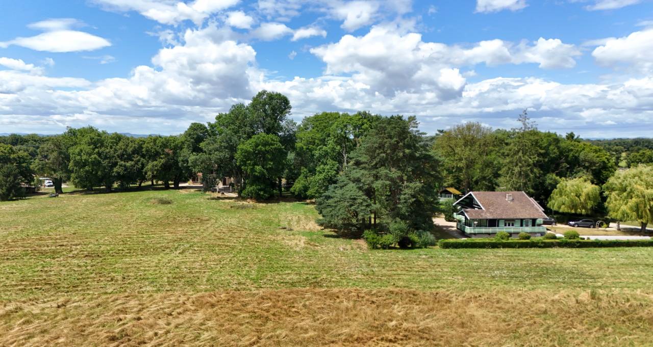 Luxurious equestrian property  Ain