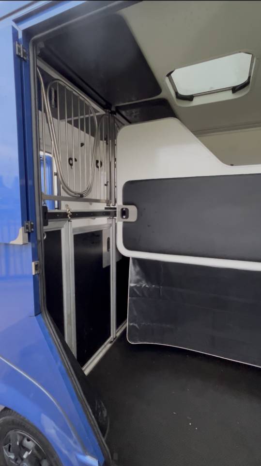 Horsebox HGV Renault DCI 180 2021 Used
