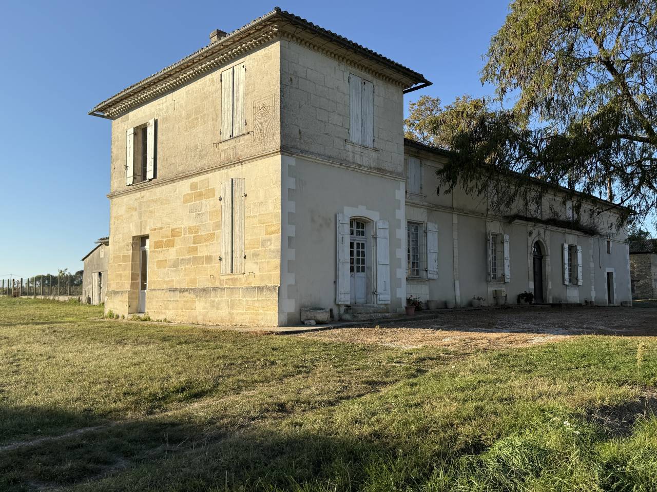 Other country property  Gironde