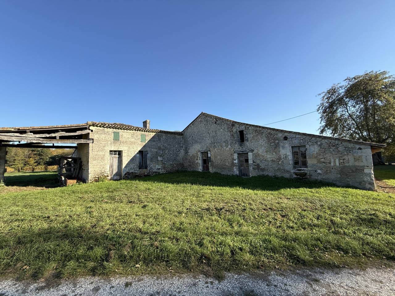 Other country property  Gironde