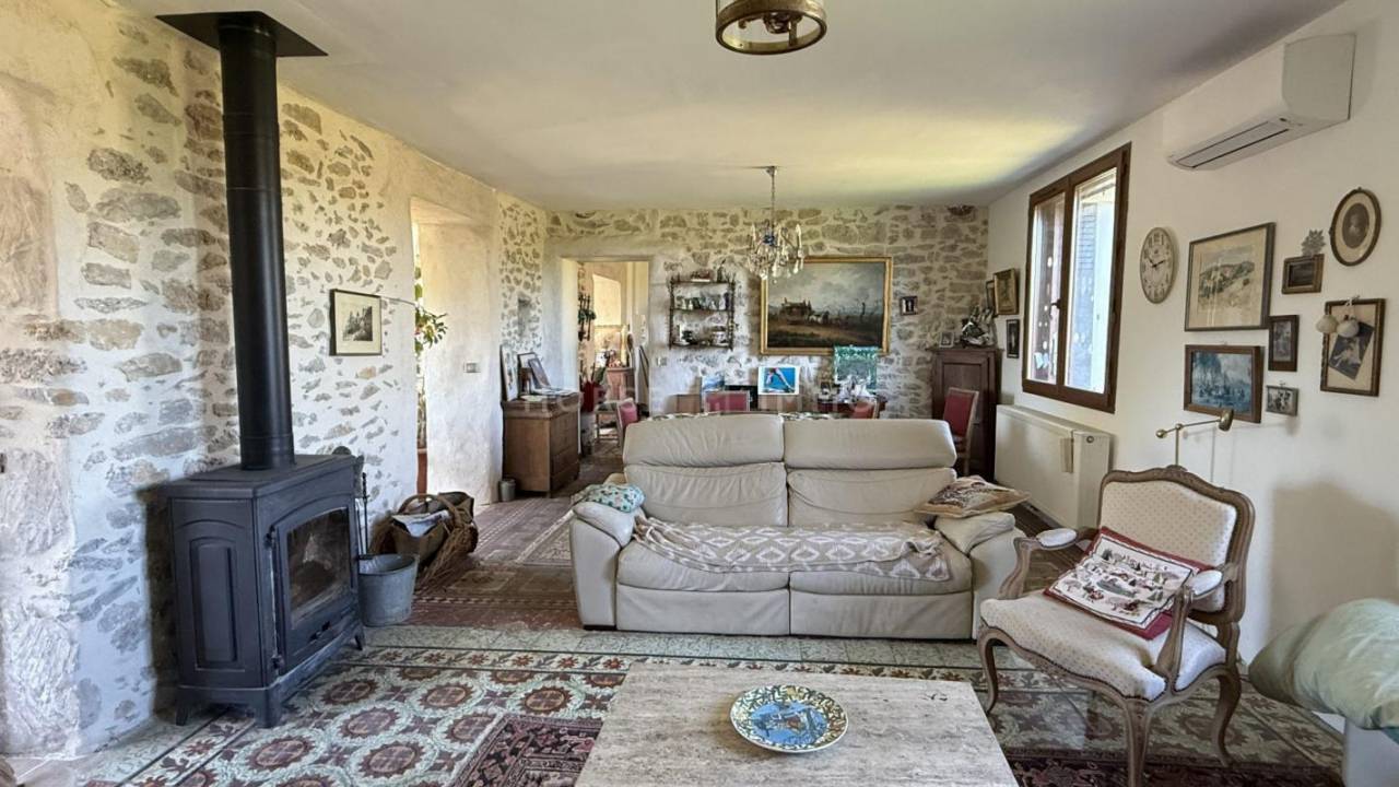 Equestrian property  Gard