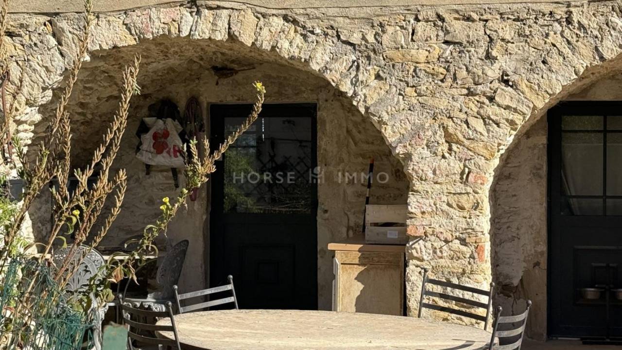 Equestrian property  Gard