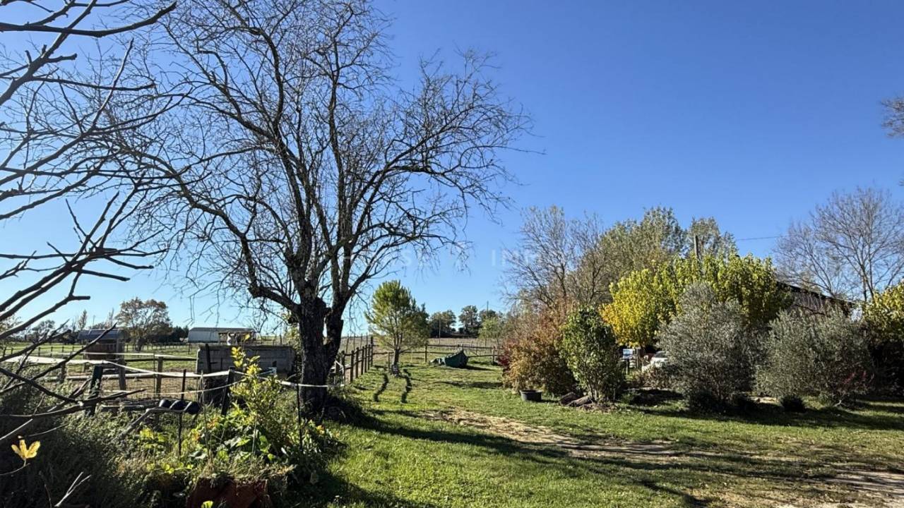 Equestrian property  Gard