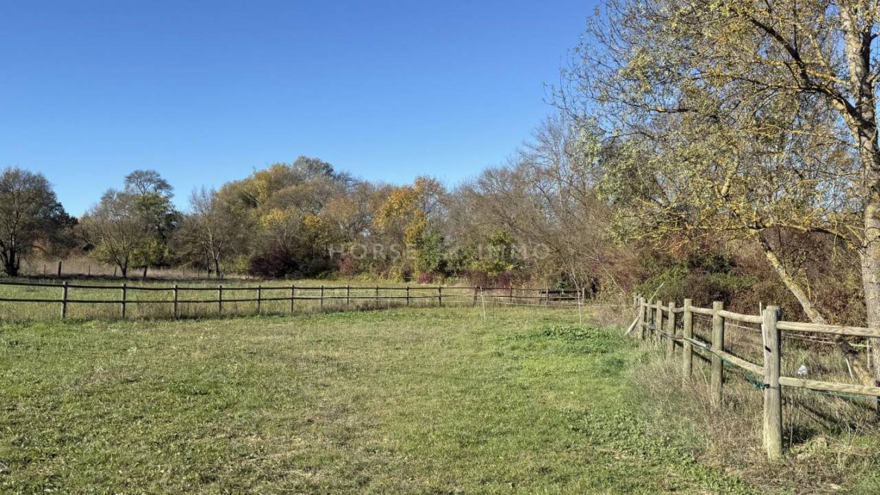 Equestrian property  Gard