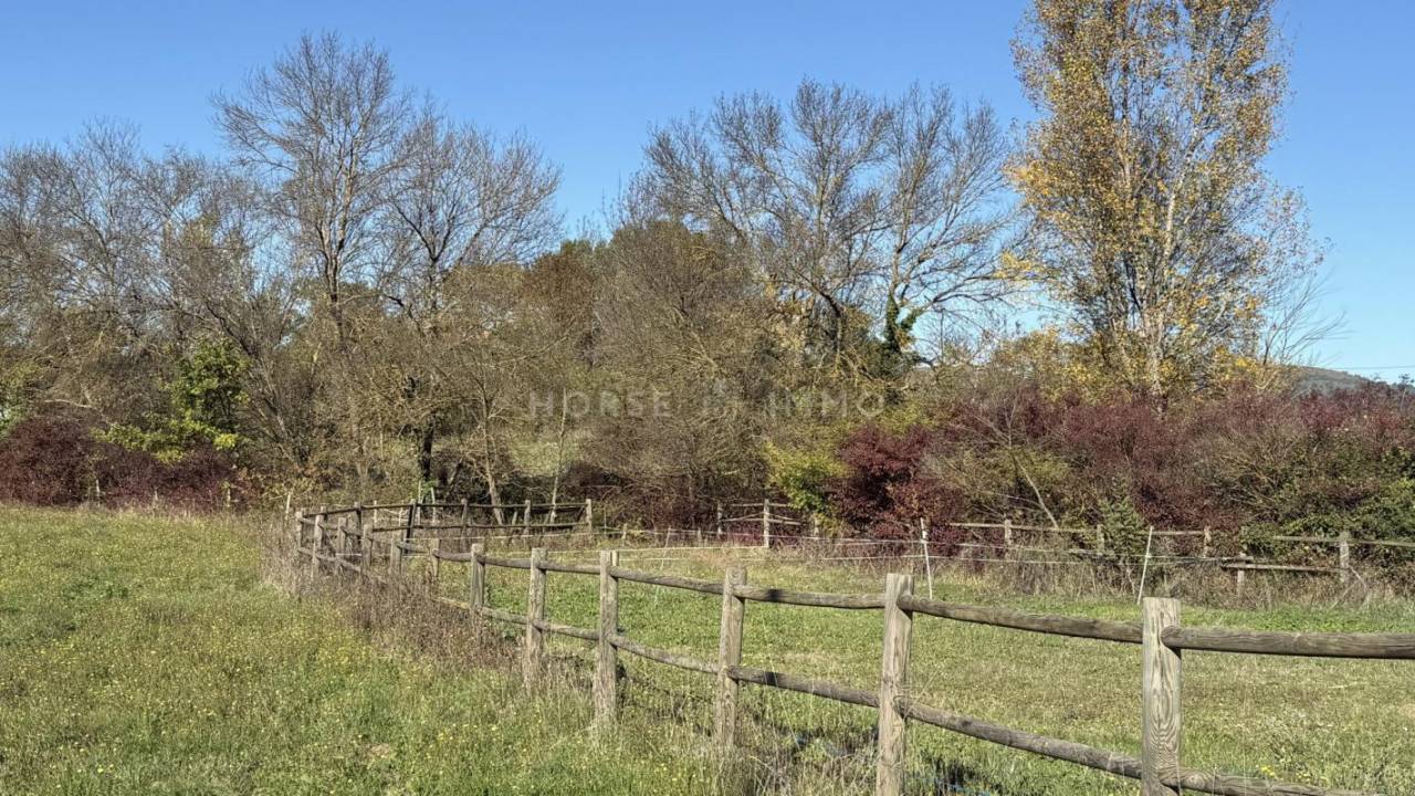 Equestrian property  Gard