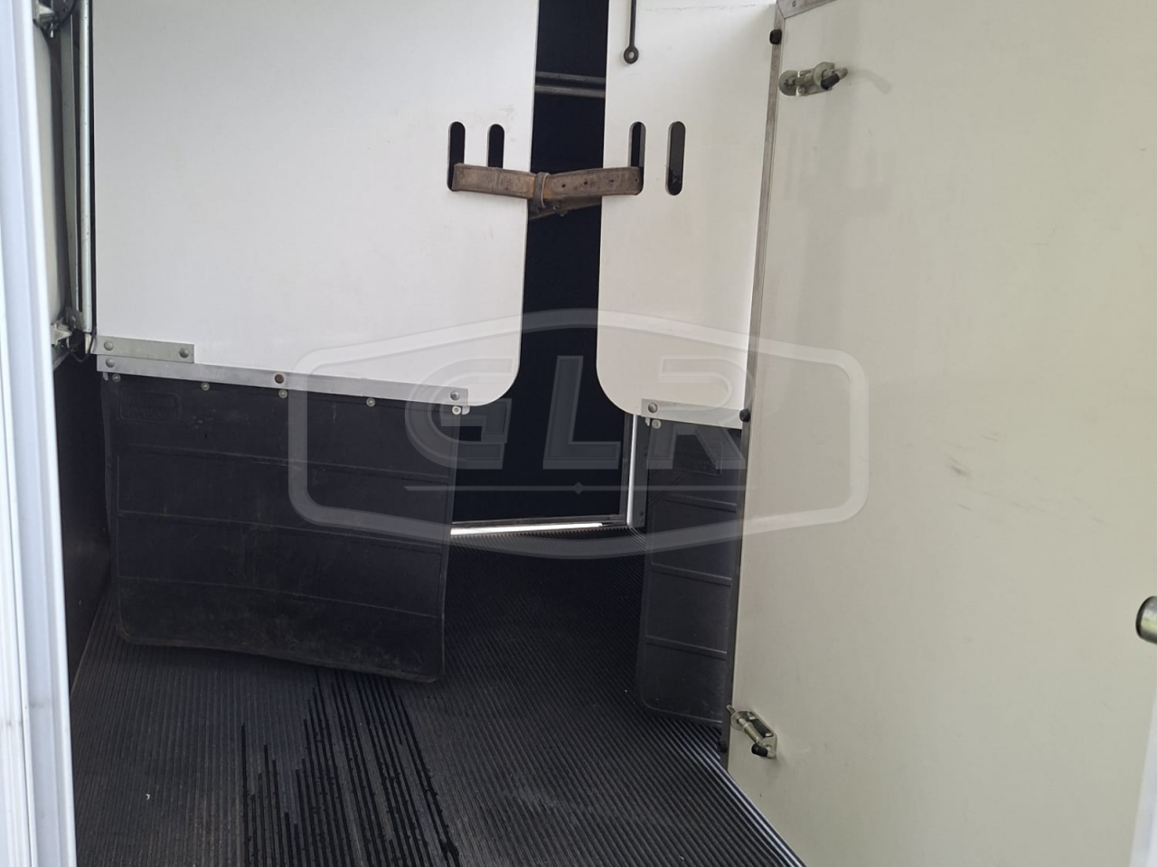 Horse trailer Ifor Williams HB 511 OBLIQUE PP 2 Stalls 2017 Used