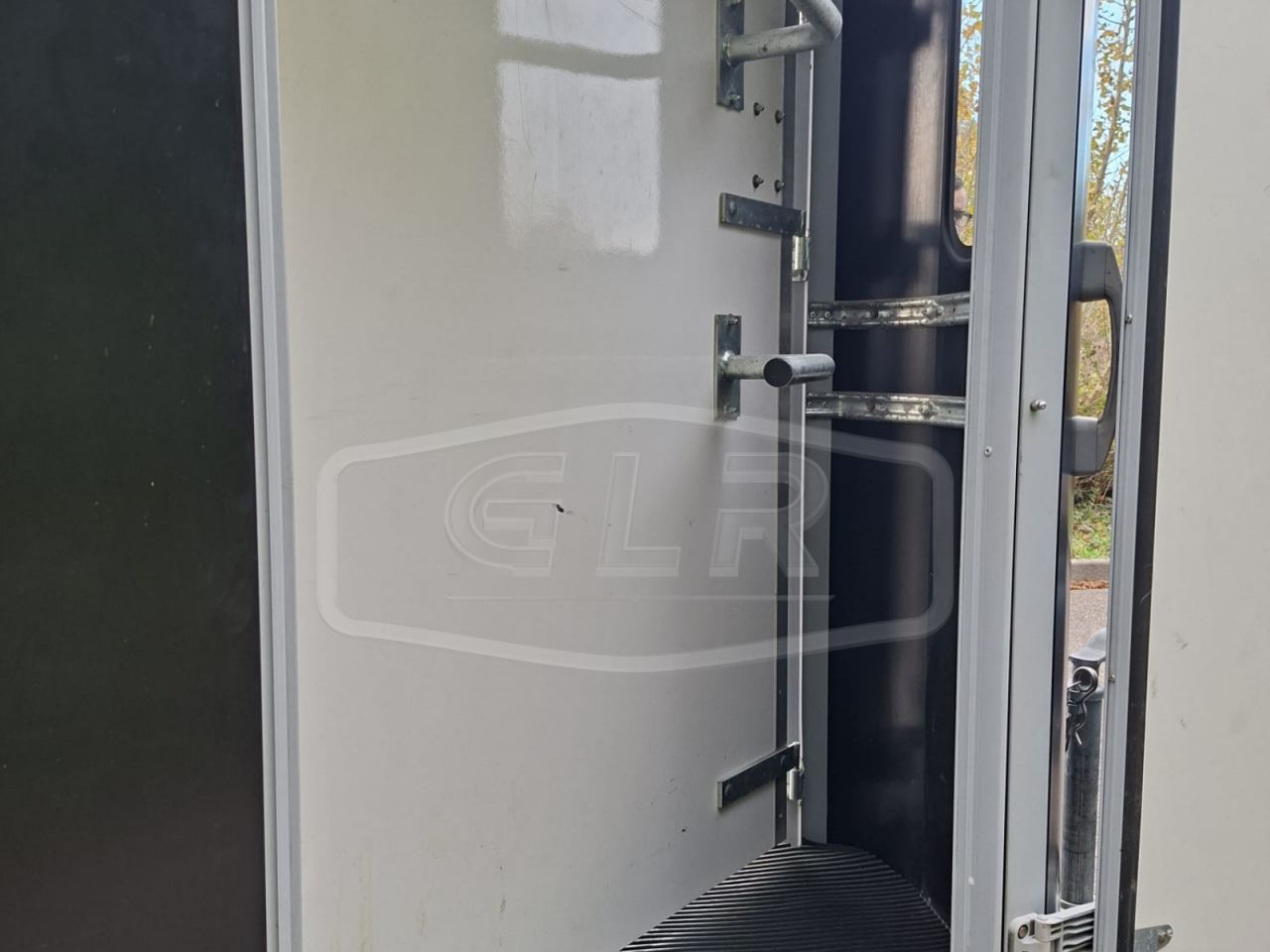 Horse trailer Ifor Williams HB 511 OBLIQUE PP 2 Stalls 2017 Used