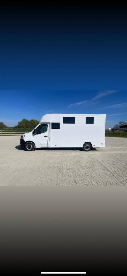 Horsebox HGV Chardron Renault Master 2023 New