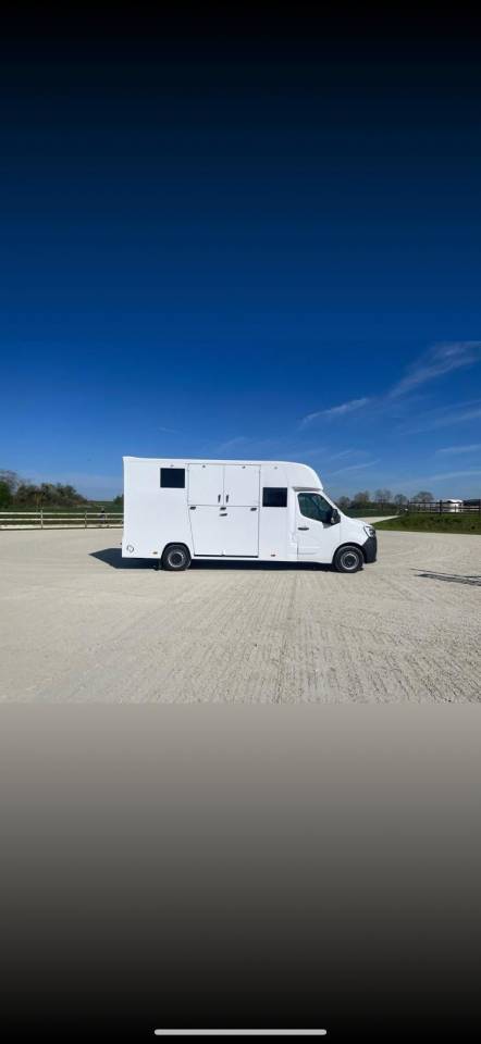 Horsebox HGV Chardron Renault Master 2023 New