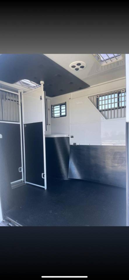 Horsebox HGV Chardron Renault Master 2023 New