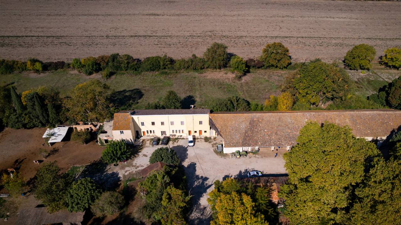 Equestrian property  Aude