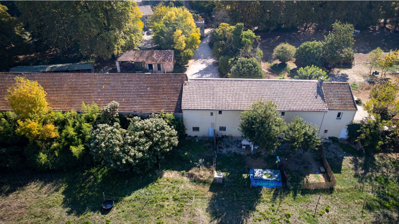 Equestrian property  Aude