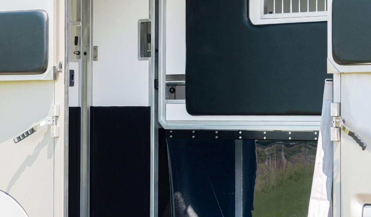 Horsebox HGV AKX Akx stallion 2025 New