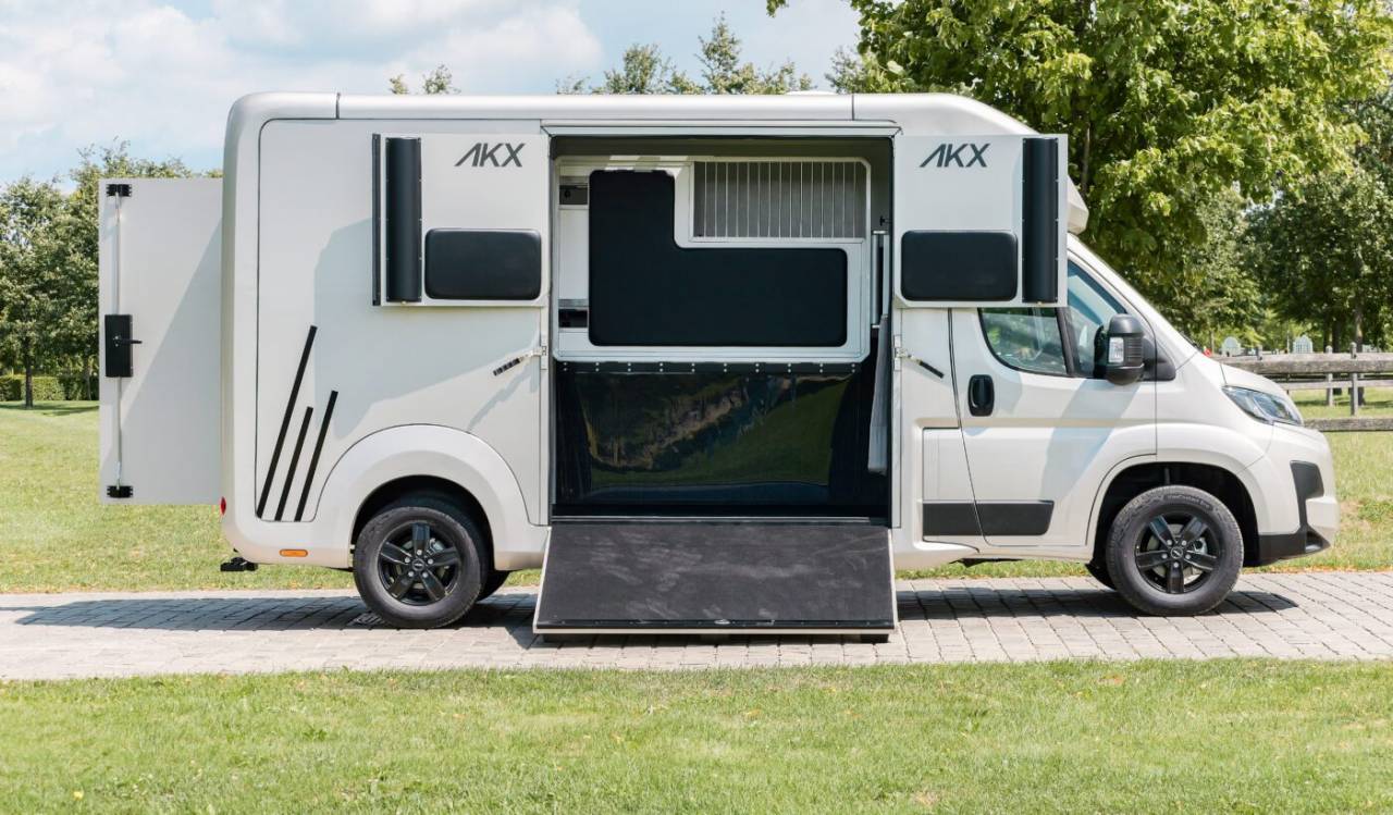Horsebox HGV AKX Akx stallion 2025 New