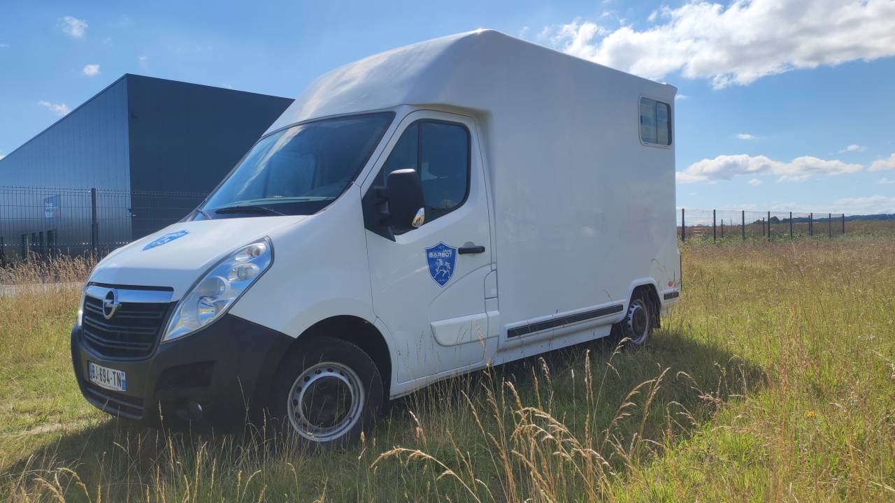 Horsebox HGV Barbot Stalles  2011 Used