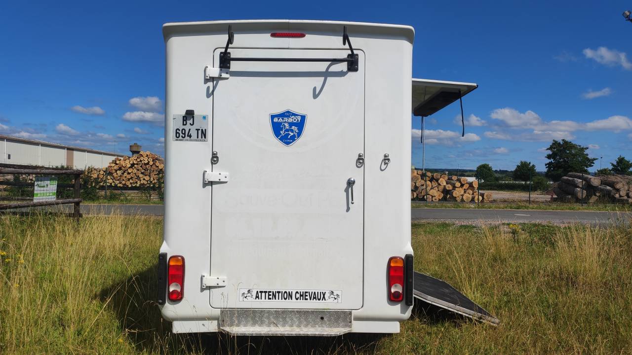 Horsebox HGV Barbot Stalles  2011 Used