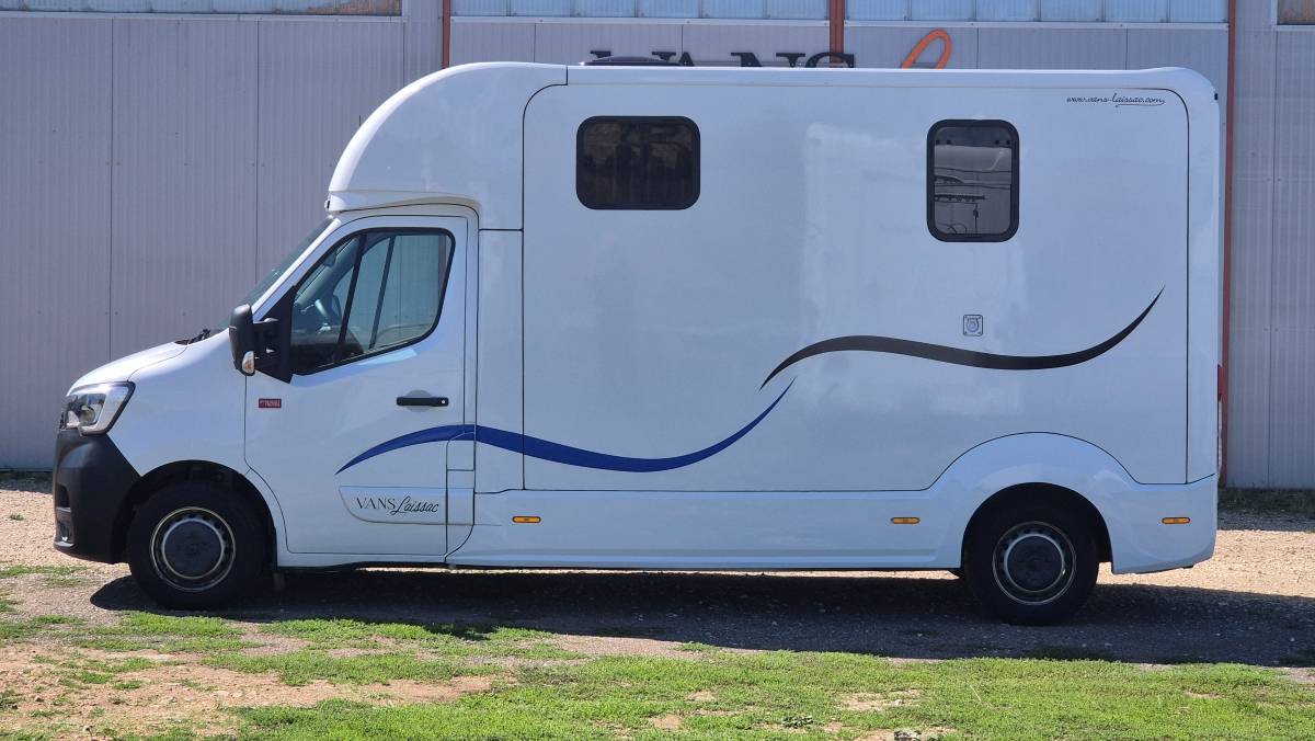 Horsebox HGV Laissac Utilitaires Renault Master 2022 Used