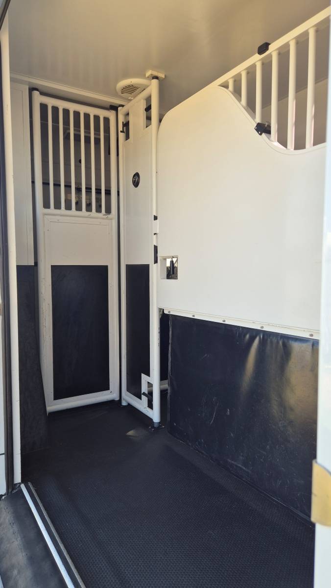 Horsebox HGV Laissac Utilitaires Renault Master 2022 Used