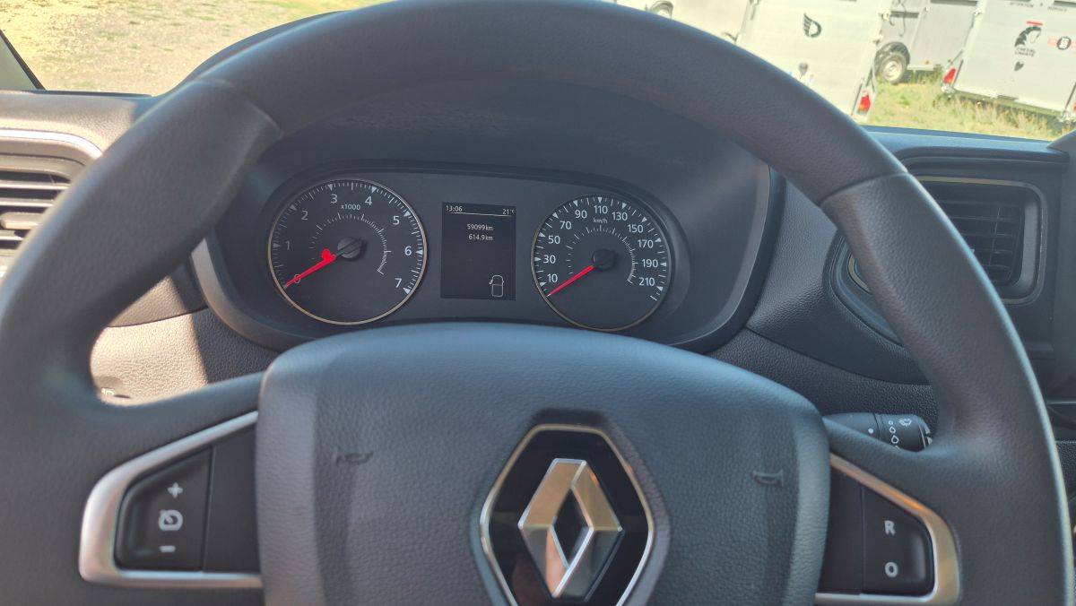 Horsebox HGV Laissac Utilitaires Renault Master 2022 Used