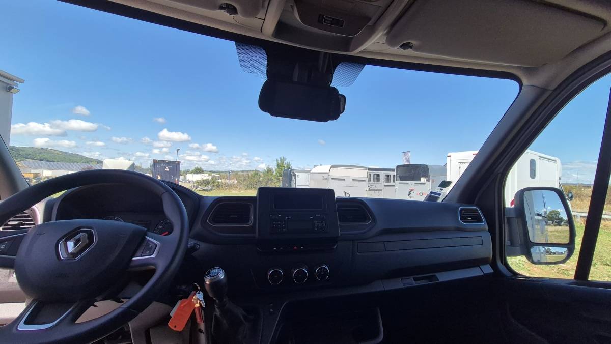 Horsebox HGV Laissac Utilitaires Renault Master 2022 Used