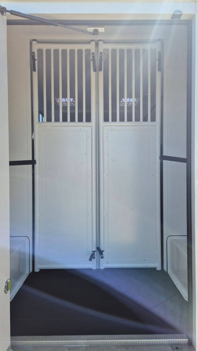 Horsebox HGV Laissac Utilitaires Renault Master 2022 Used