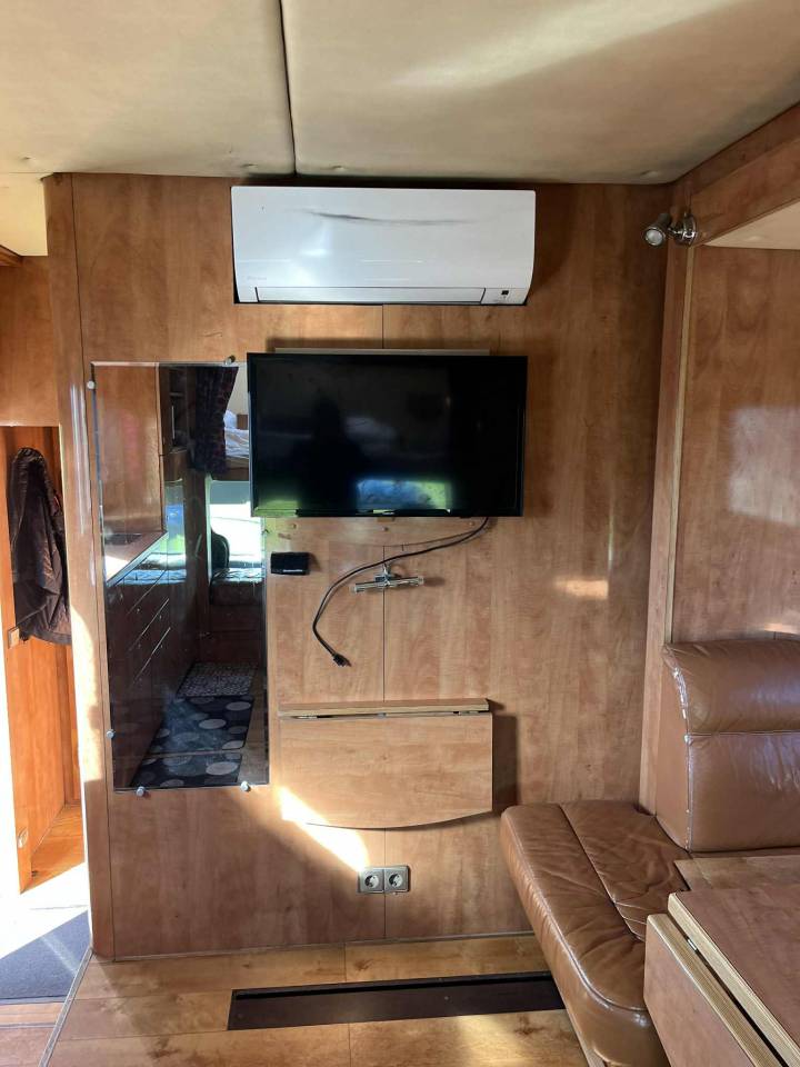 Horsebox NON-HGV Mercedes Actros 2004 Used