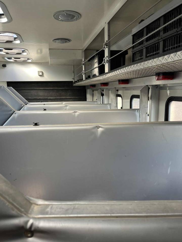 Horsebox NON-HGV Mercedes Actros 2004 Used