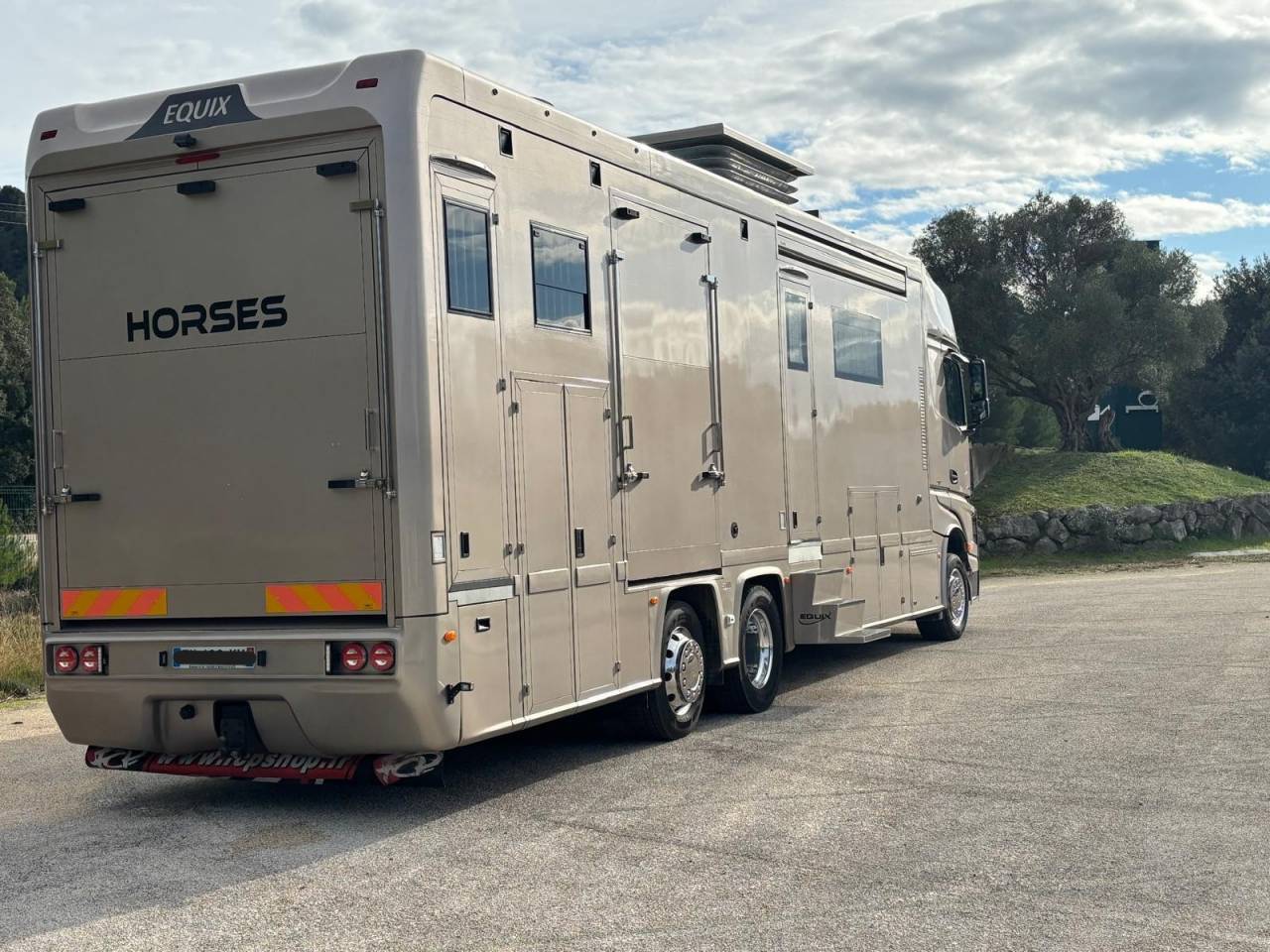 Horsebox NON-HGV EQUIX MERCEDES 2016 Used