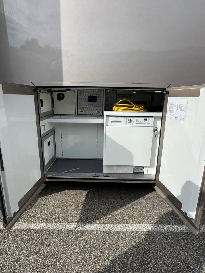 Horsebox NON-HGV EQUIX MERCEDES 2016 Used