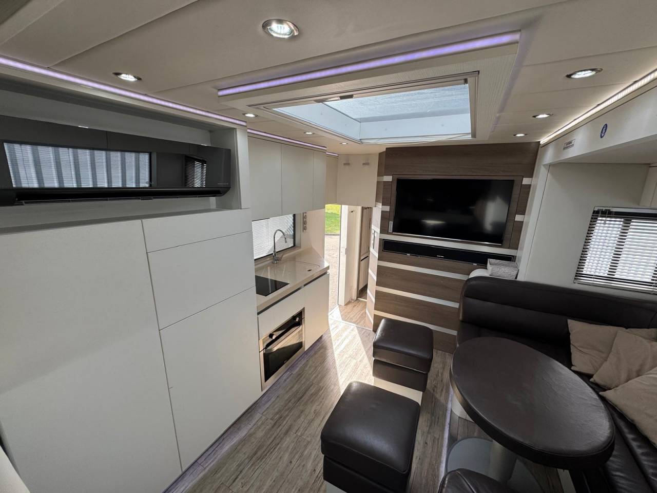 Horsebox NON-HGV EQUIX MERCEDES 2016 Used