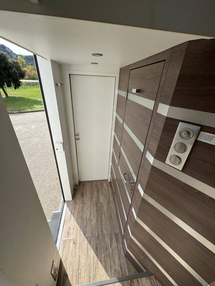 Horsebox NON-HGV EQUIX MERCEDES 2016 Used