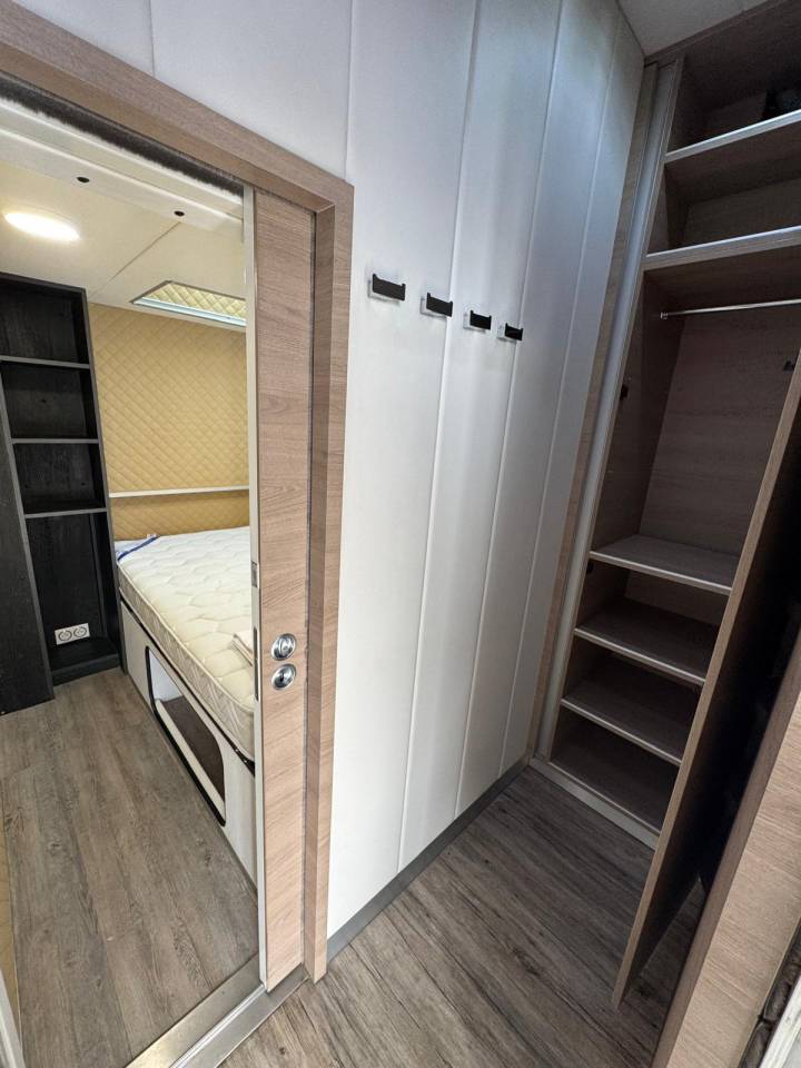 Horsebox NON-HGV EQUIX MERCEDES 2016 Used