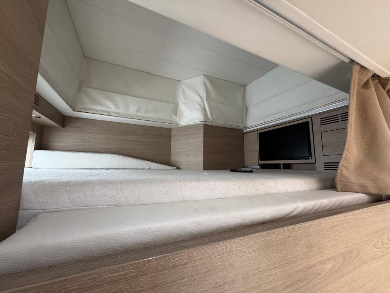 Horsebox NON-HGV EQUIX MERCEDES 2016 Used