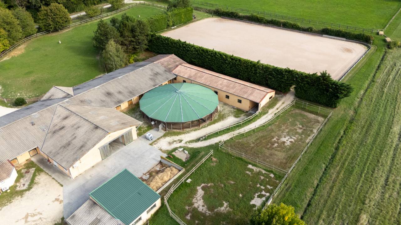 Luxurious equestrian property  Drôme