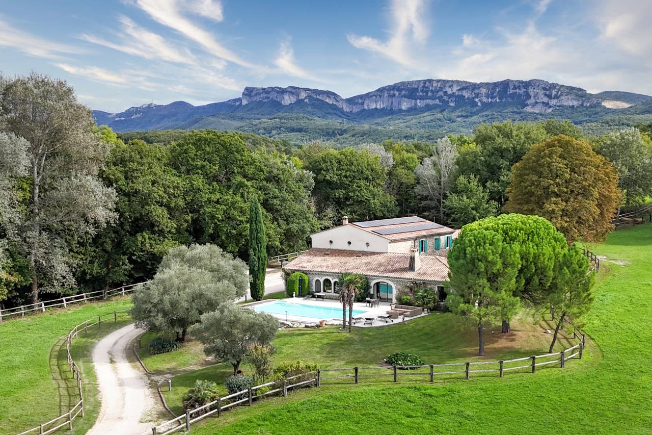 Luxurious equestrian property  Drôme