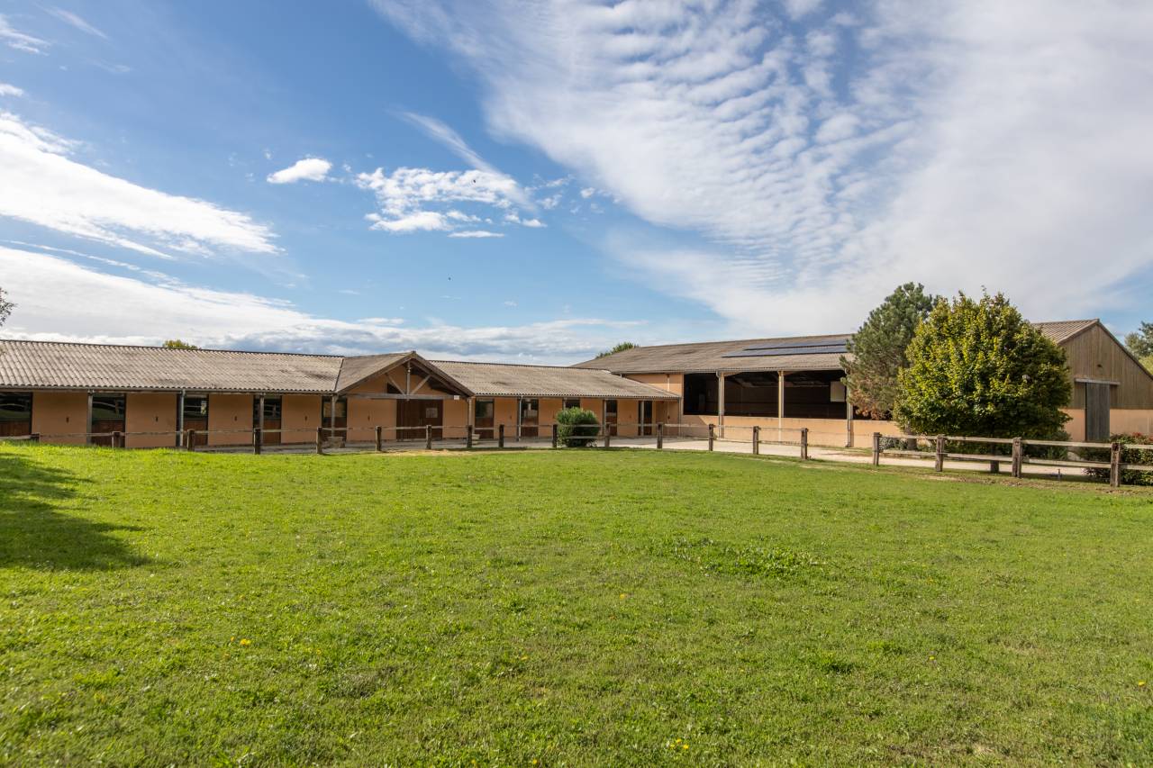 Luxurious equestrian property  Drôme