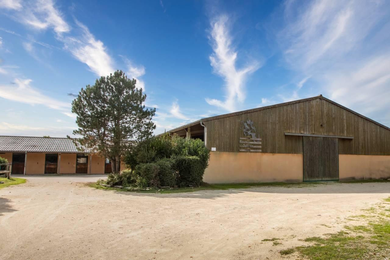 Luxurious equestrian property  Drôme