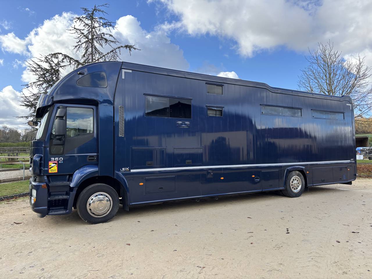 Horsebox NON-HGV Iveco STRALIS 2011 Used